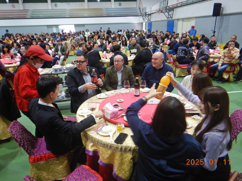 global employees reunite at chiayi headquarters to celebrate the year-end banquet